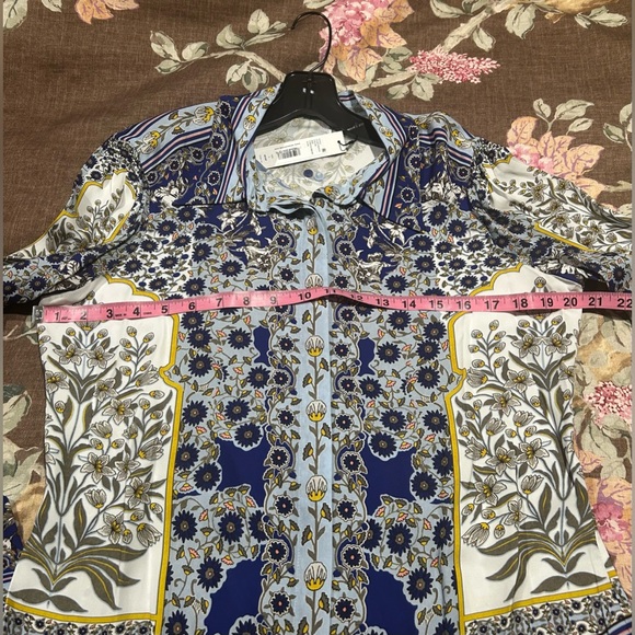 Alice + Olivia Willa Blouse - Picture 6 of 6